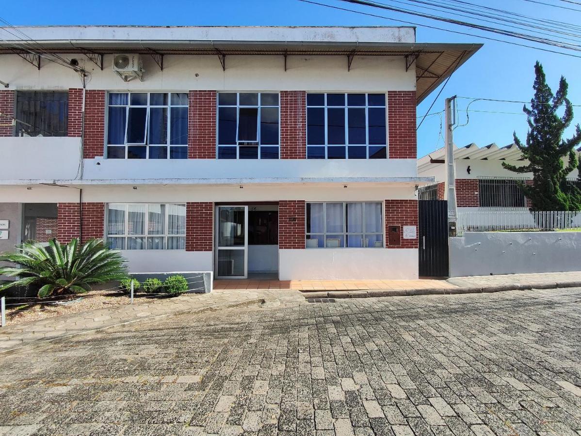 בלומנאו Villa Bilac 04 - Amplo Studio Proxima A Vila Germanica מראה חיצוני תמונה